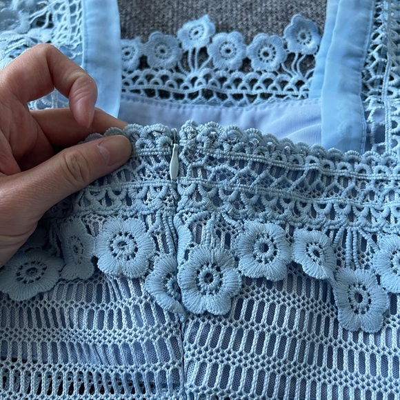 Baby light blue lace dress with floral details - Picture 6 of 10